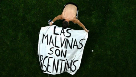 The Guardian reconoció lo que en Londres nadie admite: "Las Malvinas no pueden ser británicas para siempre"